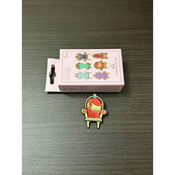Loungefly Accessories - Loungefly Disney Princess Thrones Blind Box Enamel Pin - Moana